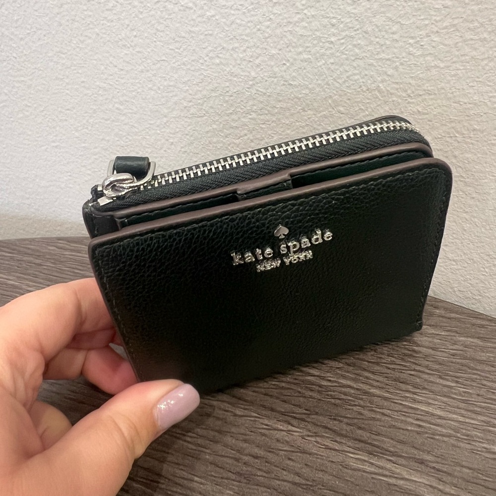 ✨ NWT - Kate Spade Leila Pebbled Leather Small L-Zip Wallet ✨ - Picture 5 of 10
